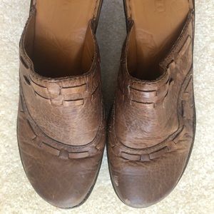 Women’s brown born clog shoes size 8